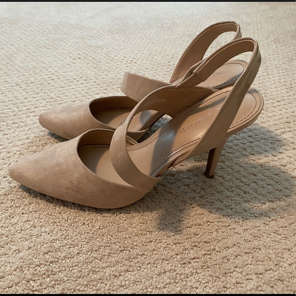 Limited closed toe heels! 👠